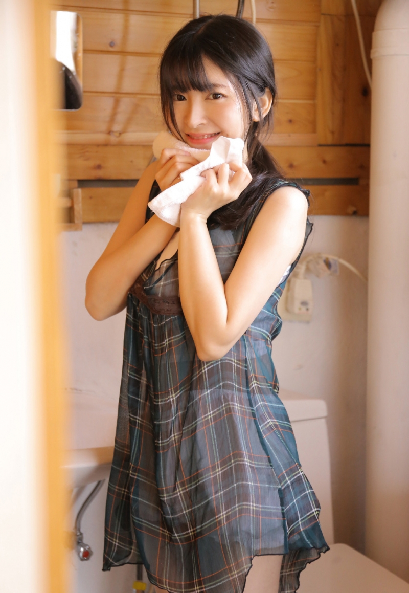 美女在浴室透视短裙夏日清凉写真