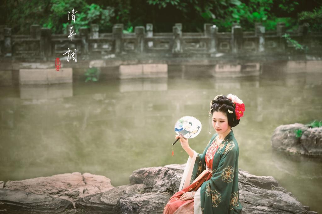 古代美人红妆素裹妩媚妖娆图片