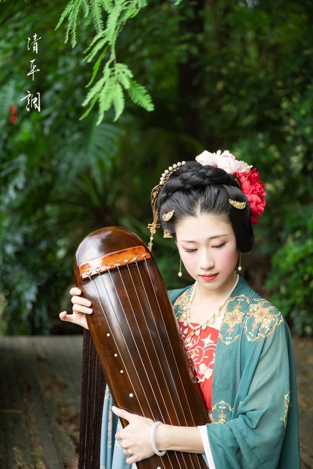 古代美人红妆素裹妩媚妖娆图片