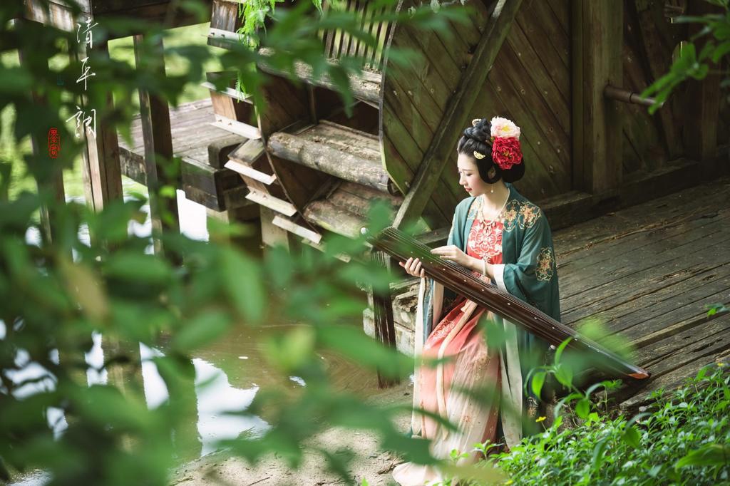 古代美人红妆素裹妩媚妖娆图片