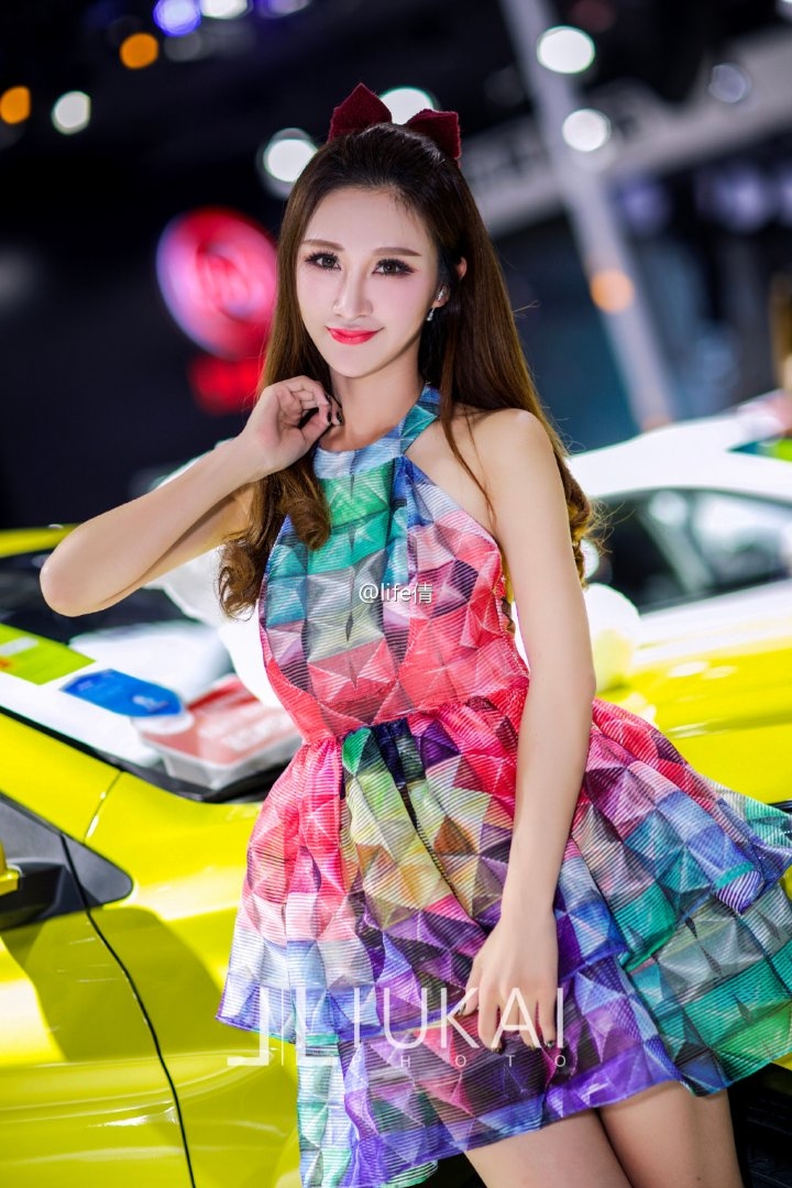 美女车模细腰美腿性感火辣套图