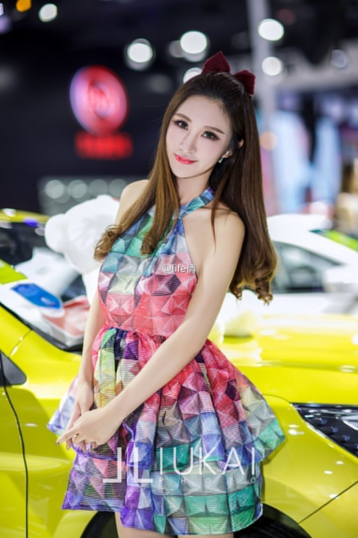 美女车模细腰美腿性感火辣套图