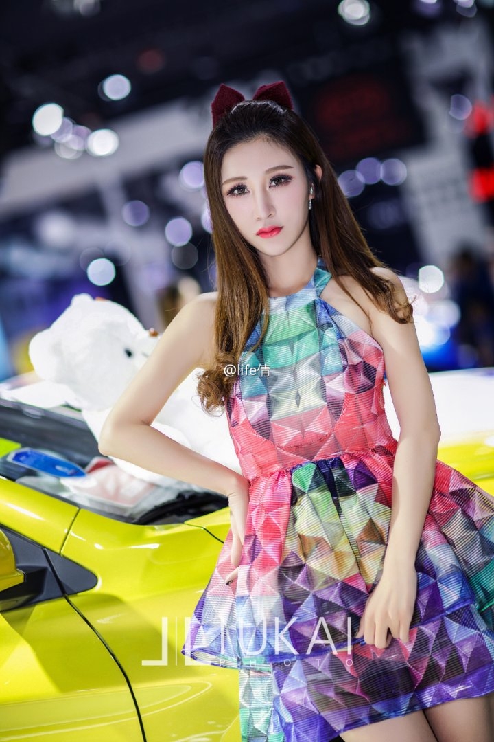 美女车模细腰美腿性感火辣套图