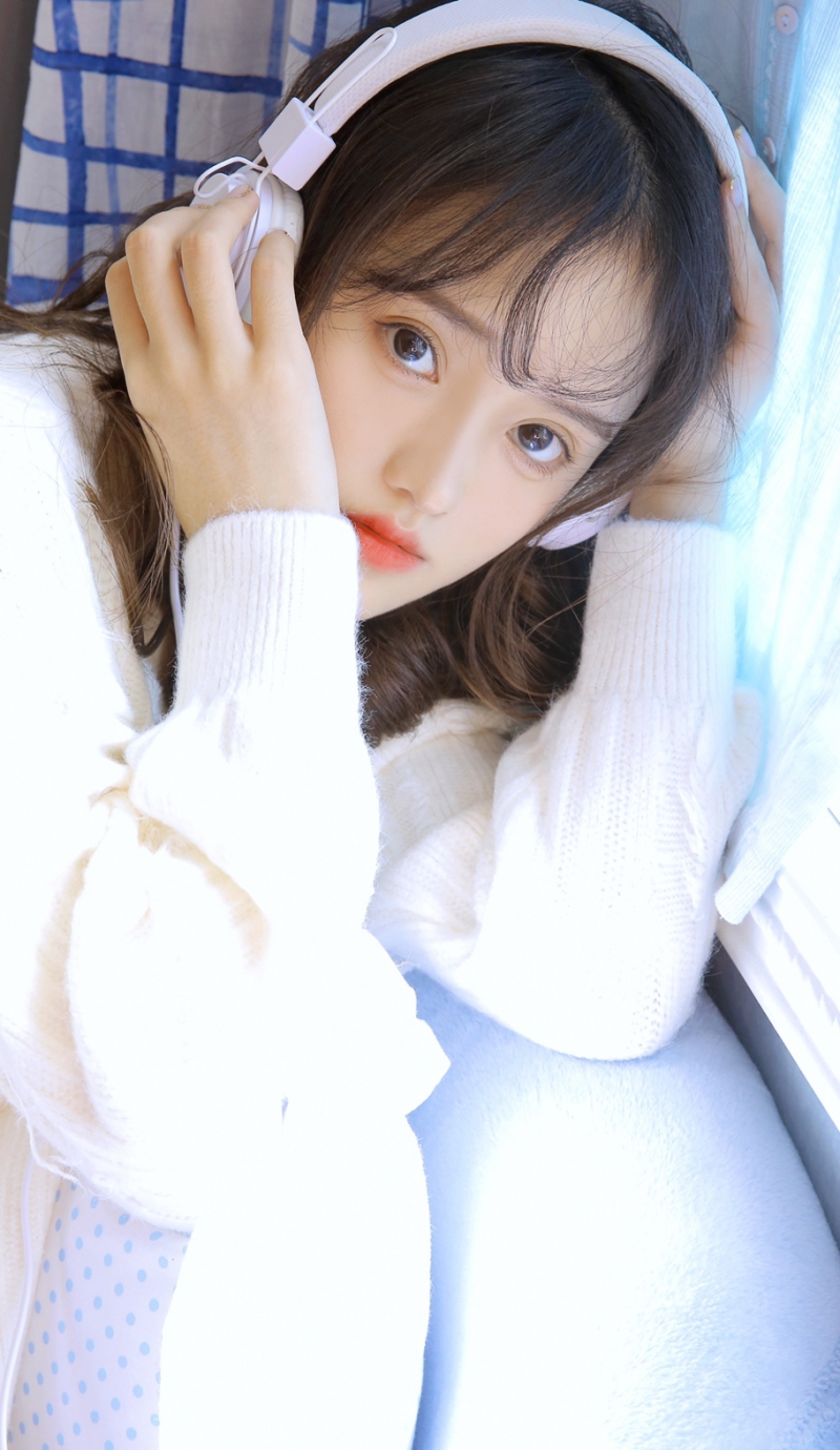 可爱萝莉白丝美腿室内个人写真