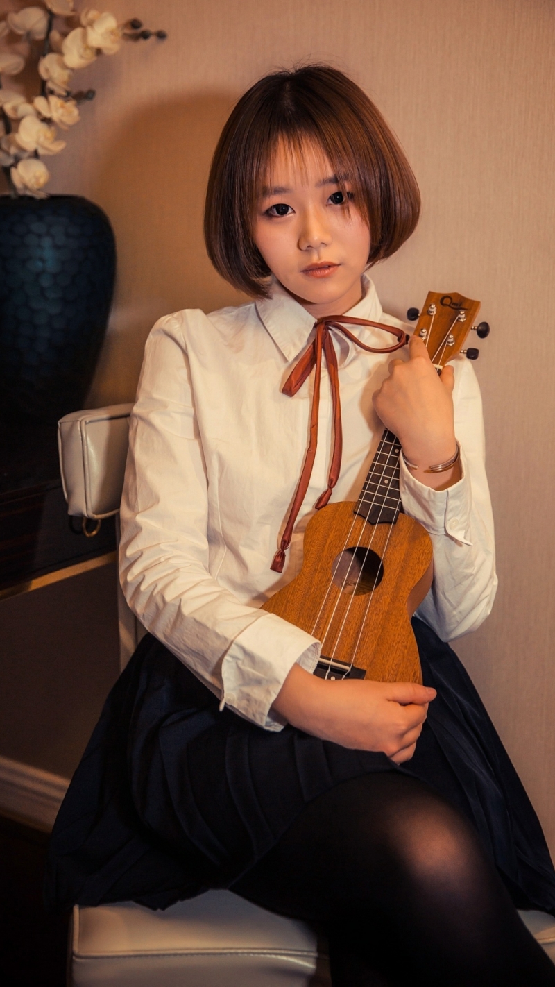 短发美眉学生制服黑丝美腿套图